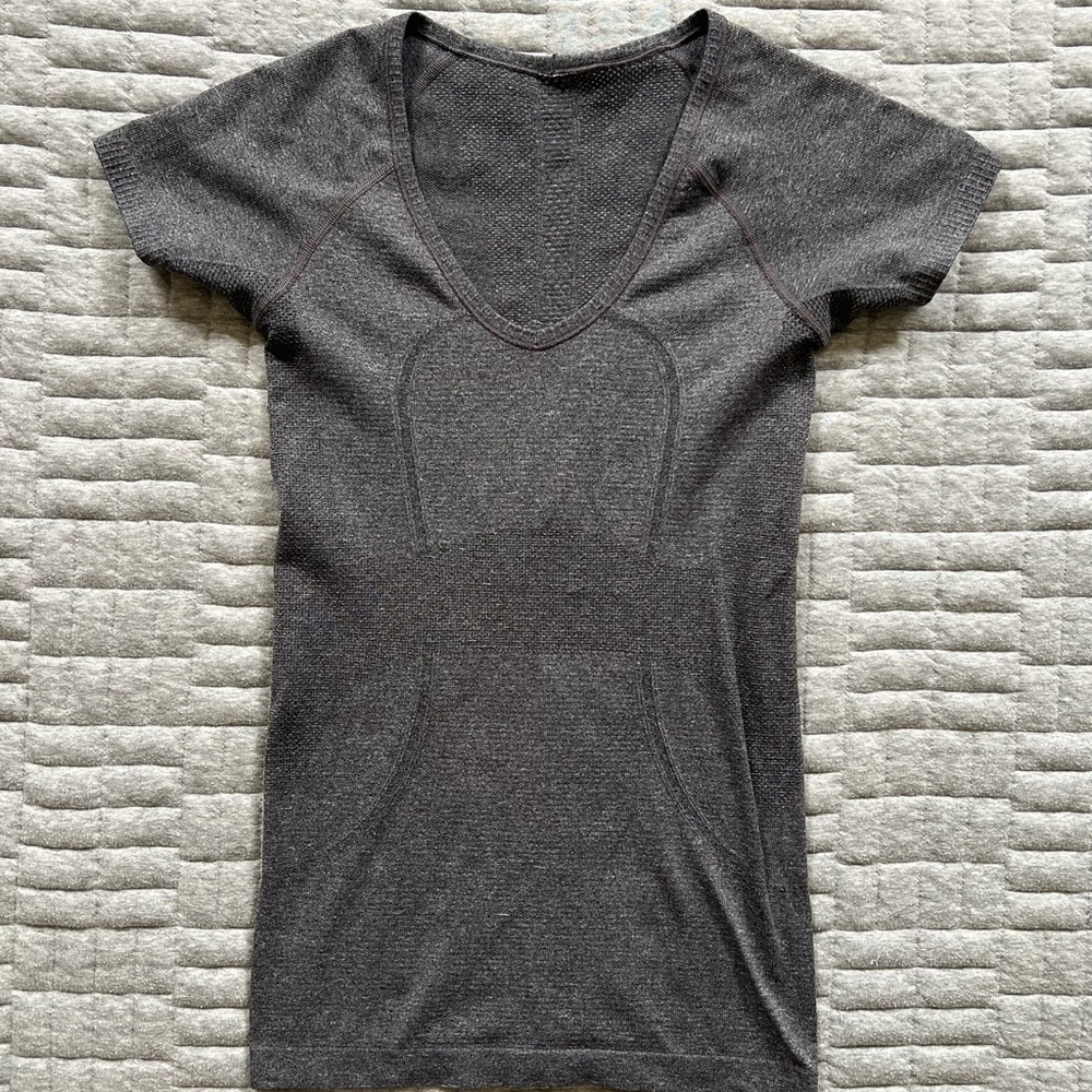 2 lululemon swiftly tech short sleeve shirts